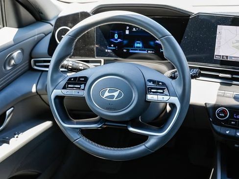 Certified 2025 Hyundai Elantra SEL FWD image 16