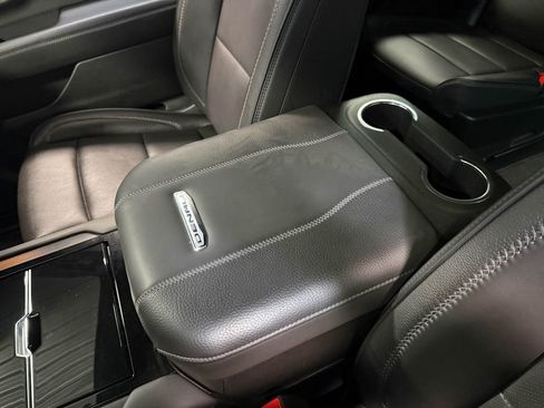Used 2025 GMC Yukon XL Denali AWD/4WD image 81