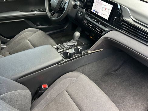 Used 2025 Toyota Camry LE FWD image 15