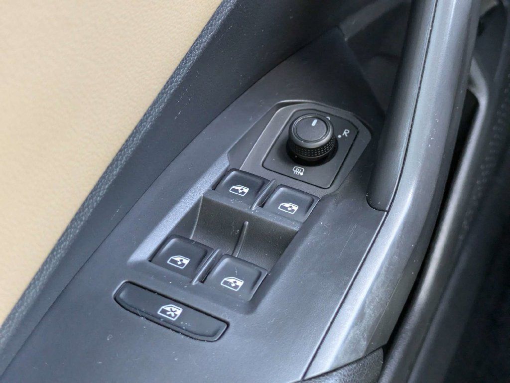 Used 2020 Volkswagen Jetta SEL Premium FWD image 26