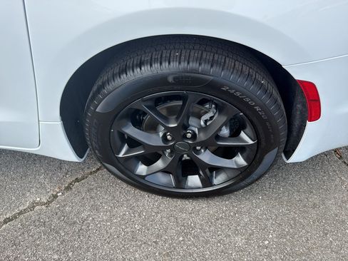 New 2027 Chrysler Pacifica Select FWD image 30