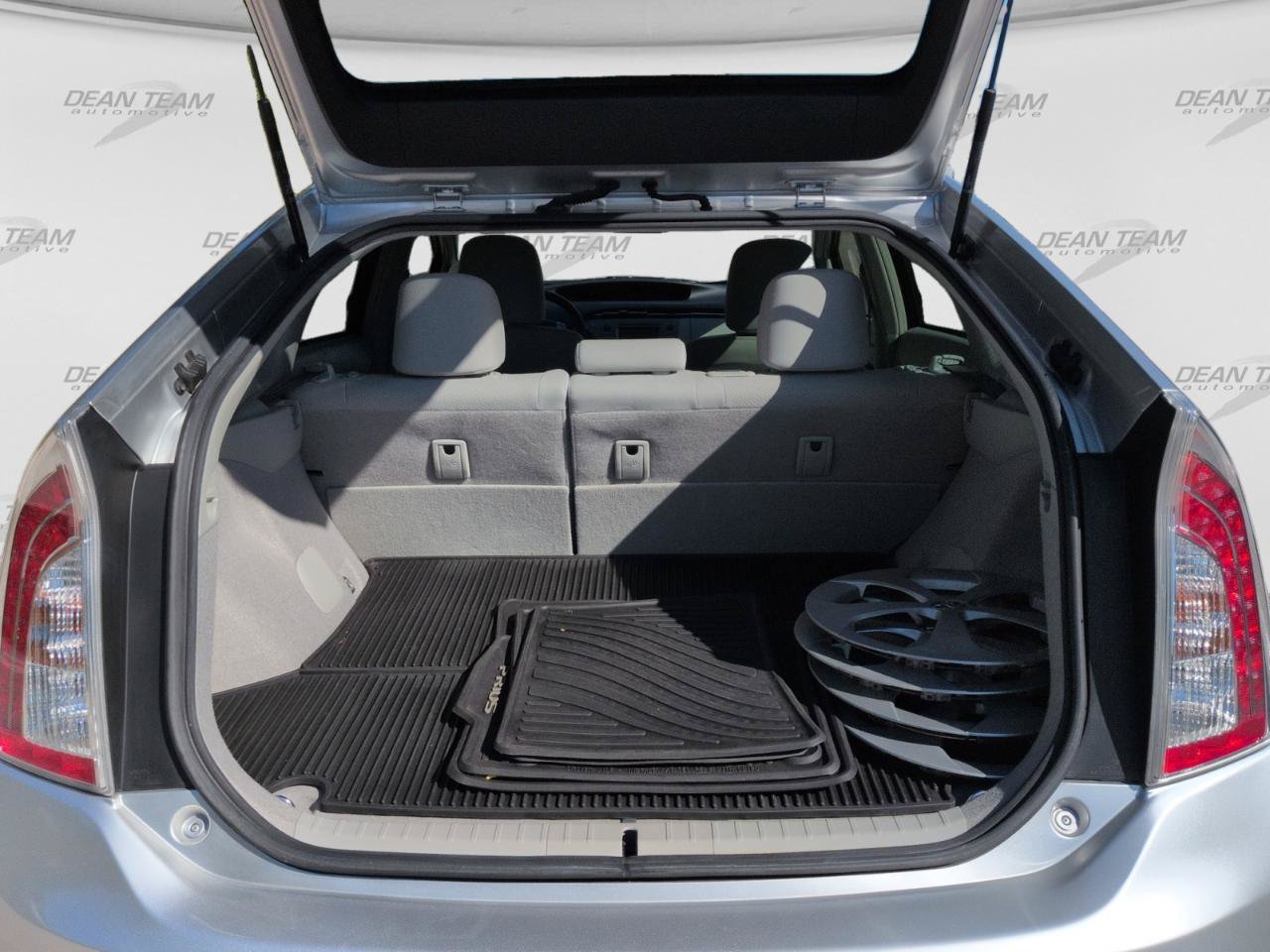 Used 2014 Toyota Prius Three FWD image 9
