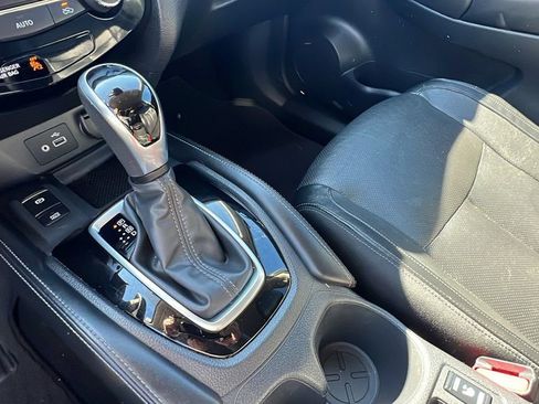 Used 2020 Nissan Rogue SL image 26