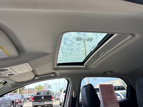 Used 2021 Ford EcoSport Titanium image 9