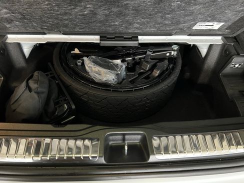 Certified 2025 Mercedes-Benz GLS 580 4MATIC image 40