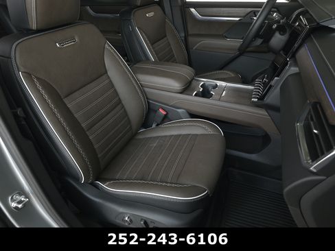 Used 2026 GMC Acadia Denali Ultimate w/ LPO, Floor Liner Package AWD/4WD image 41