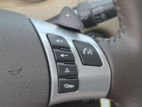 Used 2009 Chevrolet Malibu LT w/ HFV6 Engine Package FWD image 28