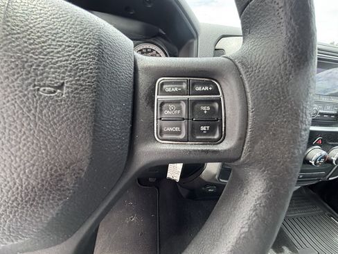 Used 2016 RAM 1500 Tradesman w/ Chrome Appearance Group RWD image 9