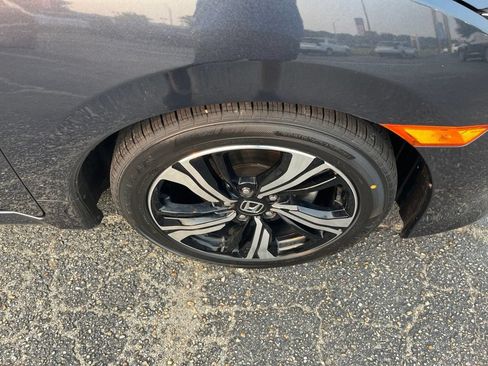 Used 2018 Honda Civic Touring image 43
