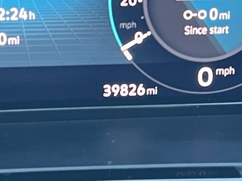 Used 2024 Volkswagen Atlas SE image 18