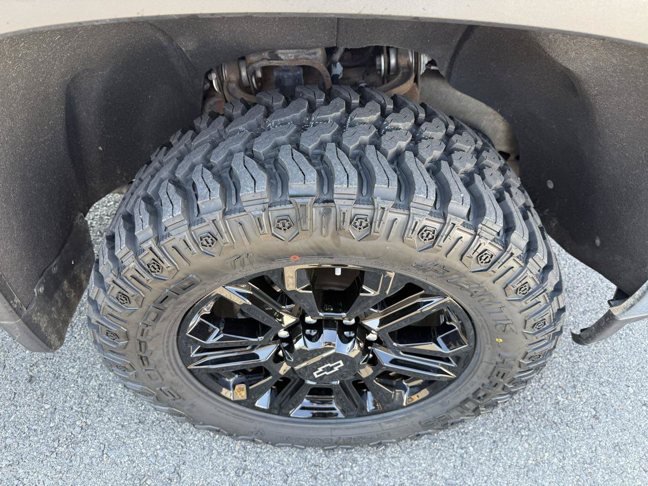 Used 2023 Chevrolet Silverado 2500 LT AWD/4WD image 36