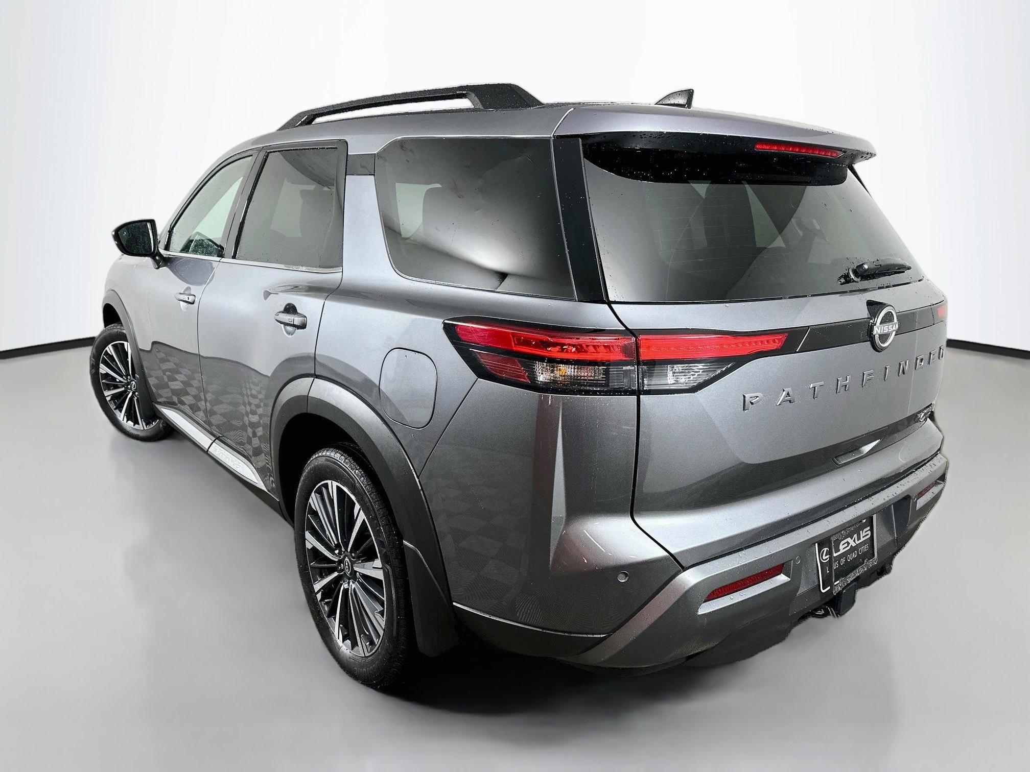 Used 2026 Nissan Pathfinder Platinum AWD/4WD image 5