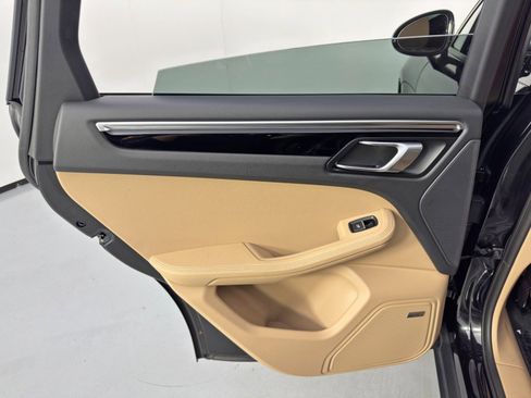Used 2024 Porsche Macan w/ Premium Plus Packages image 43
