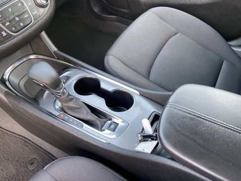 Used 2024 Chevrolet Malibu LT image 38