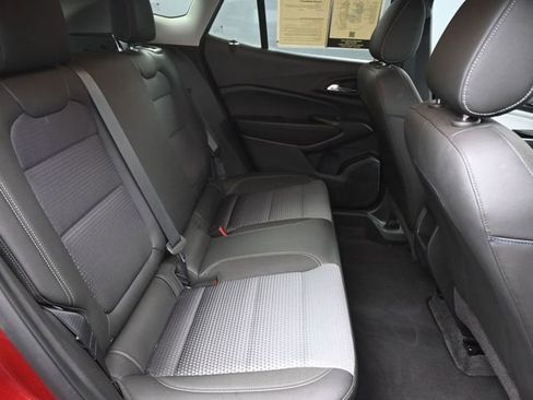 Used 2025 Chevrolet Trax LT image 14