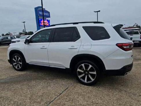 Used 2023 Honda Pilot Elite image 6