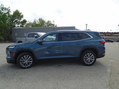 Certified 2025 Buick Enclave Preferred AWD/4WD image 4