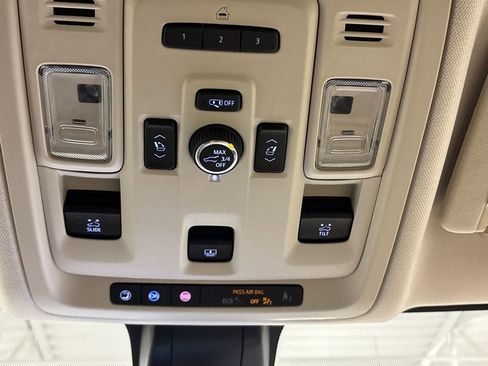 Used 2021 GMC Yukon Denali w/ Denali Premium Package image 47