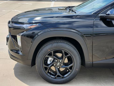 New 2026 Chevrolet Trax LT w/ Driver Confidence Package image 10