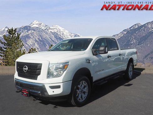 Used 2023 Nissan Titan SV w/ SV Convenience Package image 1