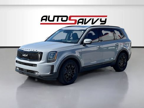 Used 2022 Kia Telluride SX w/ SX Prestige Package AWD/4WD image 3