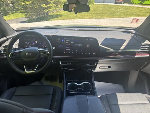 Used 2025 Chevrolet Traverse Z71 AWD/4WD image 15