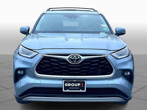 Certified 2022 Toyota Highlander Platinum image 3