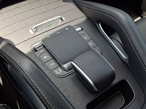 Certified 2025 Mercedes-Benz GLE 450e 4MATIC image 16