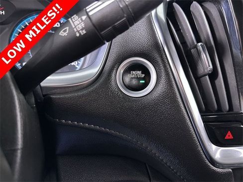 Used 2023 Chevrolet Traverse LT image 17