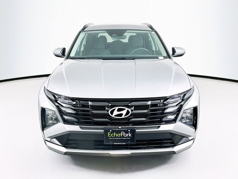Used 2025 Hyundai Tucson SEL FWD image 2