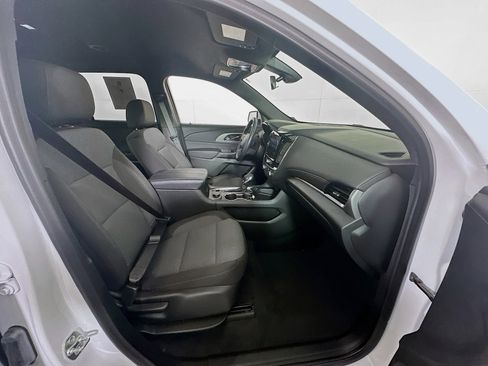 Used 2023 Chevrolet Traverse LT image 34