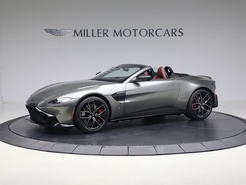 Used 2021 Aston Martin V8 Vantage Roadster image 2