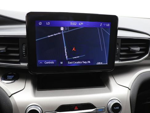 Used 2022 Ford Explorer XLT w/ Equipment Group 202A image 22