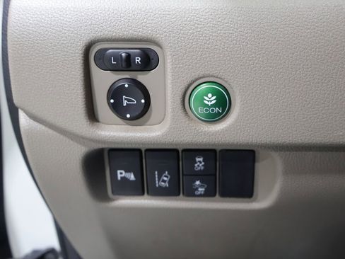 Used 2016 Honda Pilot Touring image 33