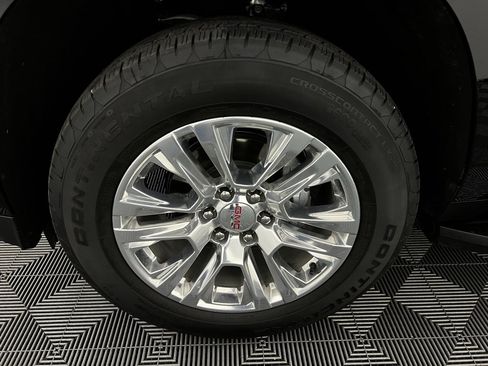 Used 2025 GMC Yukon XL Denali image 11