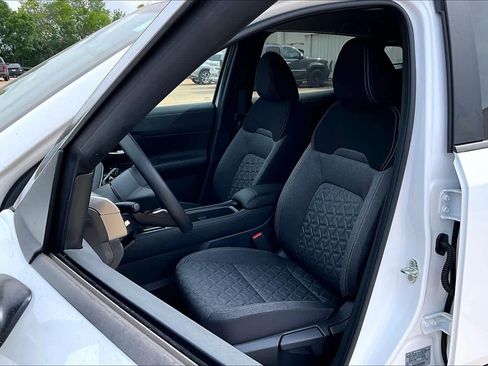 New 2026 Nissan Kicks SV FWD image 18