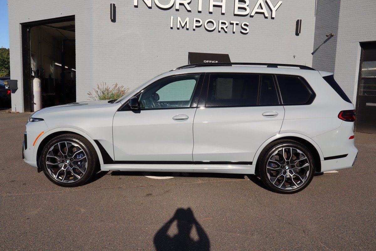 Used 2026 BMW X7 M60i AWD/4WD image 9
