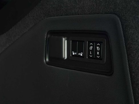 Used 2023 Cadillac Escalade ESV Premium Luxury w/ Performance Package AWD/4WD image 61