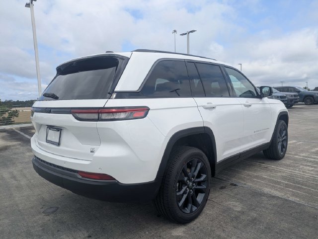 New 2026 Jeep Grand Cherokee Limited AWD/4WD image 4