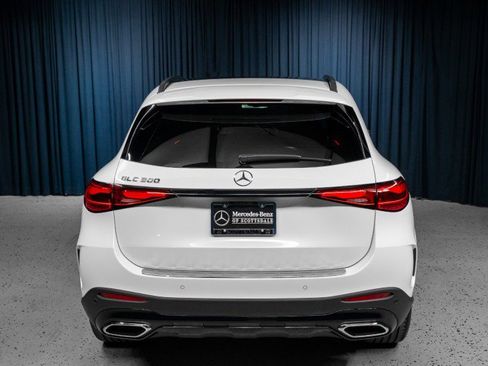 New 2026 Mercedes-Benz GLC 300 image 8