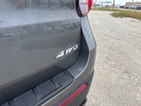 Used 2025 Ford Explorer ST-Line w/ ST-Line Street Pack AWD/4WD image 11
