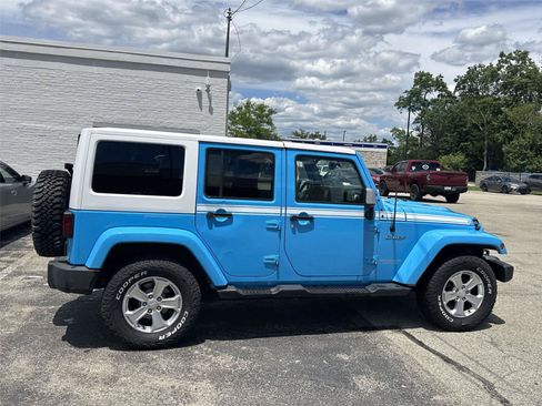 Used 2017 Jeep Wrangler Unlimited Sahara w/ Quick Order Package 24E Chief AWD/4WD image 6