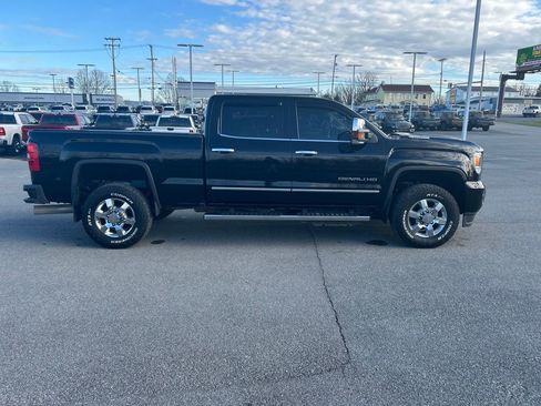 Used 2019 GMC Sierra 3500 Denali w/ Duramax Plus Package AWD/4WD image 5