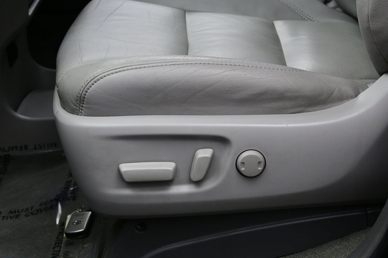 Used 2018 Toyota Sienna XLE Premium w/ Carpet Mat Package FWD image 14
