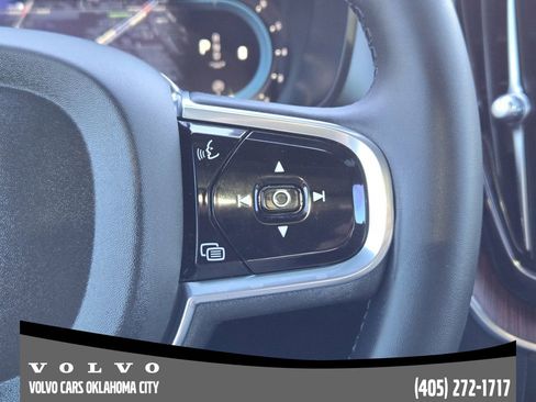Certified 2023 Volvo XC60 B5 Plus w/ Climate Package image 28