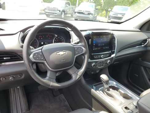 Used 2021 Chevrolet Traverse LT w/ LT Premium Package AWD/4WD image 8