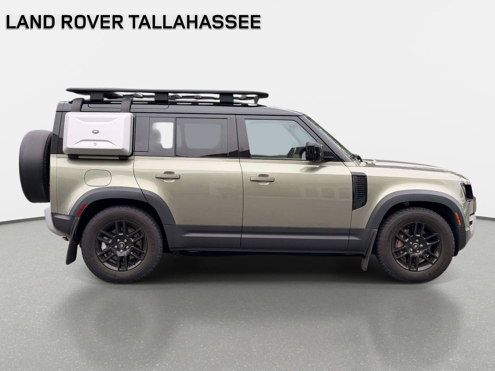 Used 2023 Land Rover Defender 110 SE AWD/4WD image 4