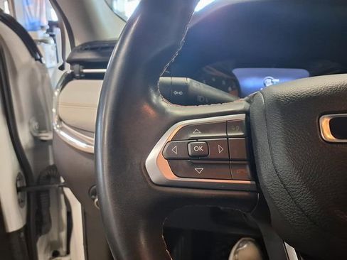 Used 2022 Jeep Compass Limited image 19