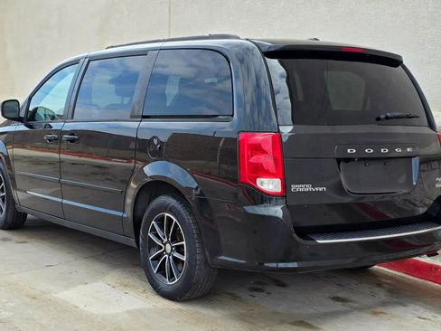 Used 2016 Dodge Grand Caravan R/T image 5