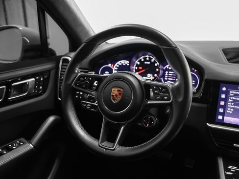 Used 2023 Porsche Cayenne GTS image 38